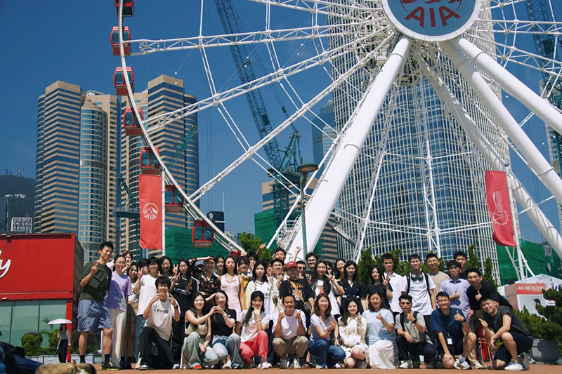 少年破壁 勇闖維港丨新華公學融合部高中學子“征戰”世界500強金融總部紀實